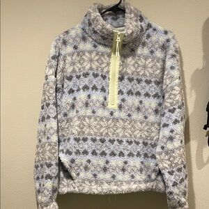 NWT-No Boundaries Cozy Patterned Sweater-Gray, Cream, and Yellow. Sz-M